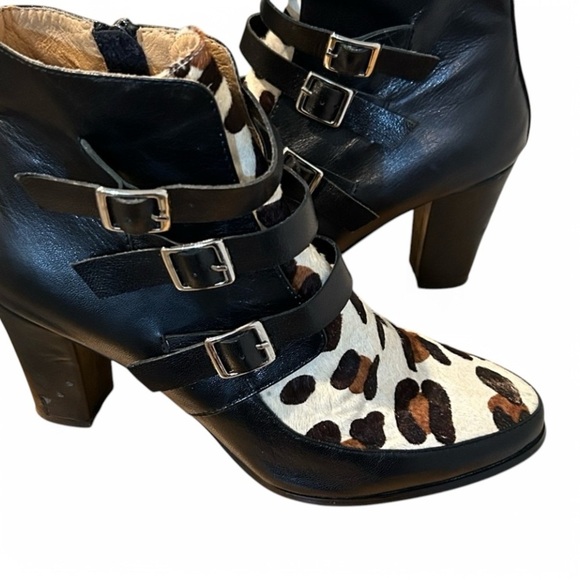 Tori.WeinanPeng Leopard adjustable Boots - Picture 1 of 8